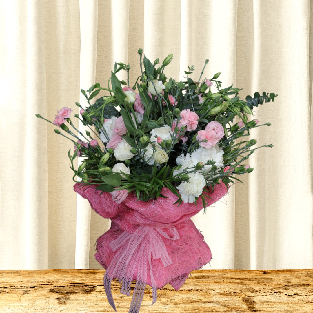 Blush & Bloom: A Delicate Mix of Pink Carnations and Lisianthus